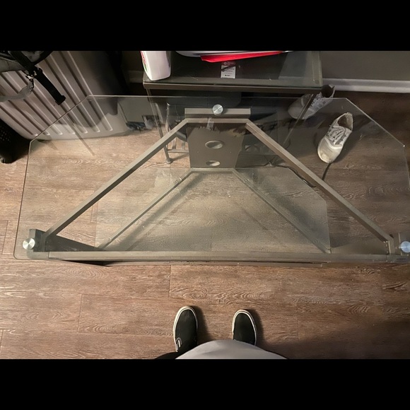 Tv stand - Picture 1 of 2